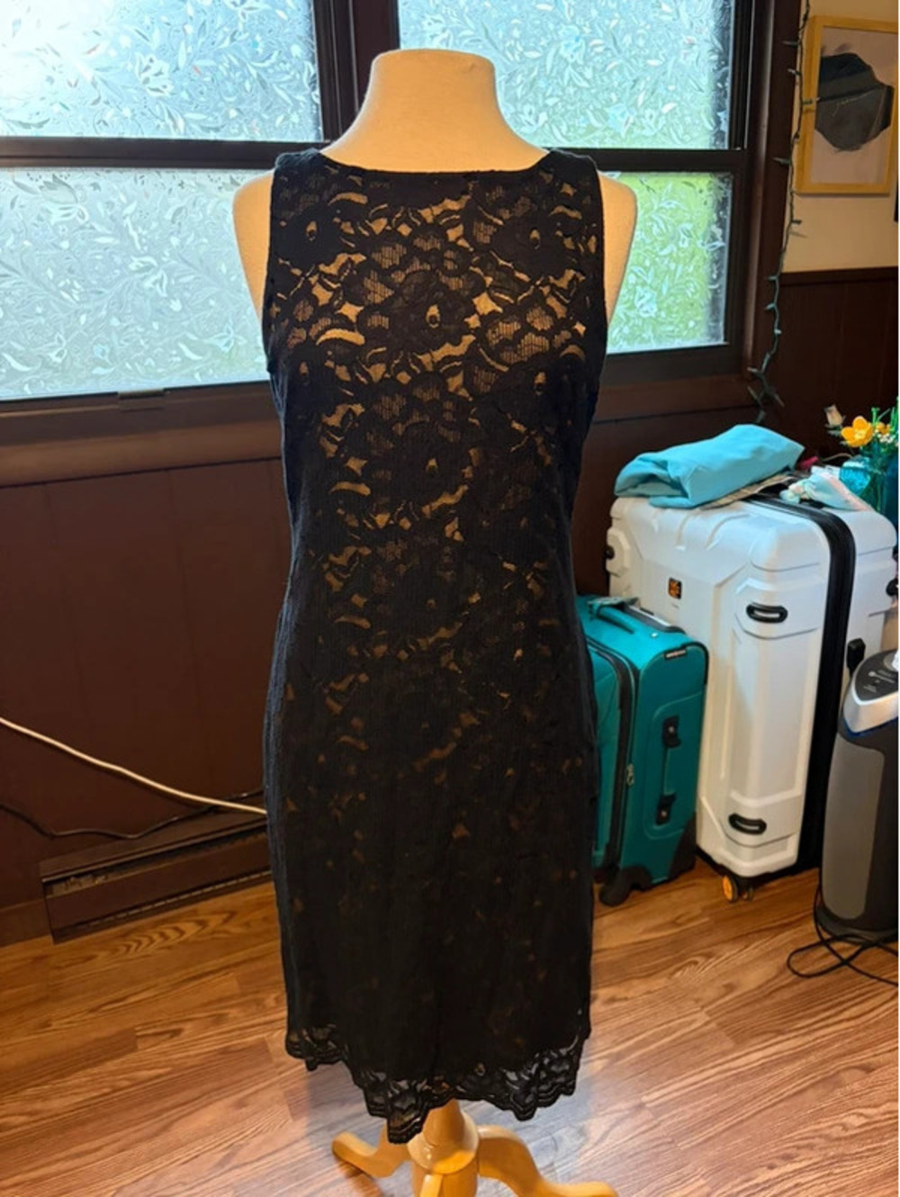 Lace Overlay Sheath Dress
